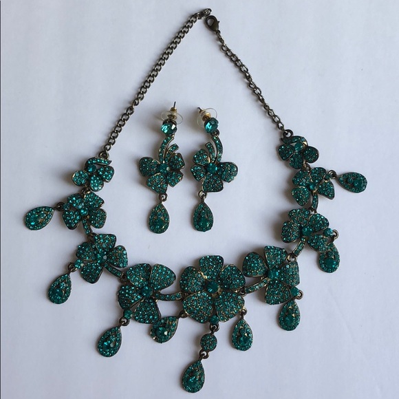Turquoise Flower Swarovski Floral Necklace Set - Picture 6 of 8